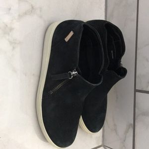 ECCO Soft 7 Low Bootie - sz 7(US)